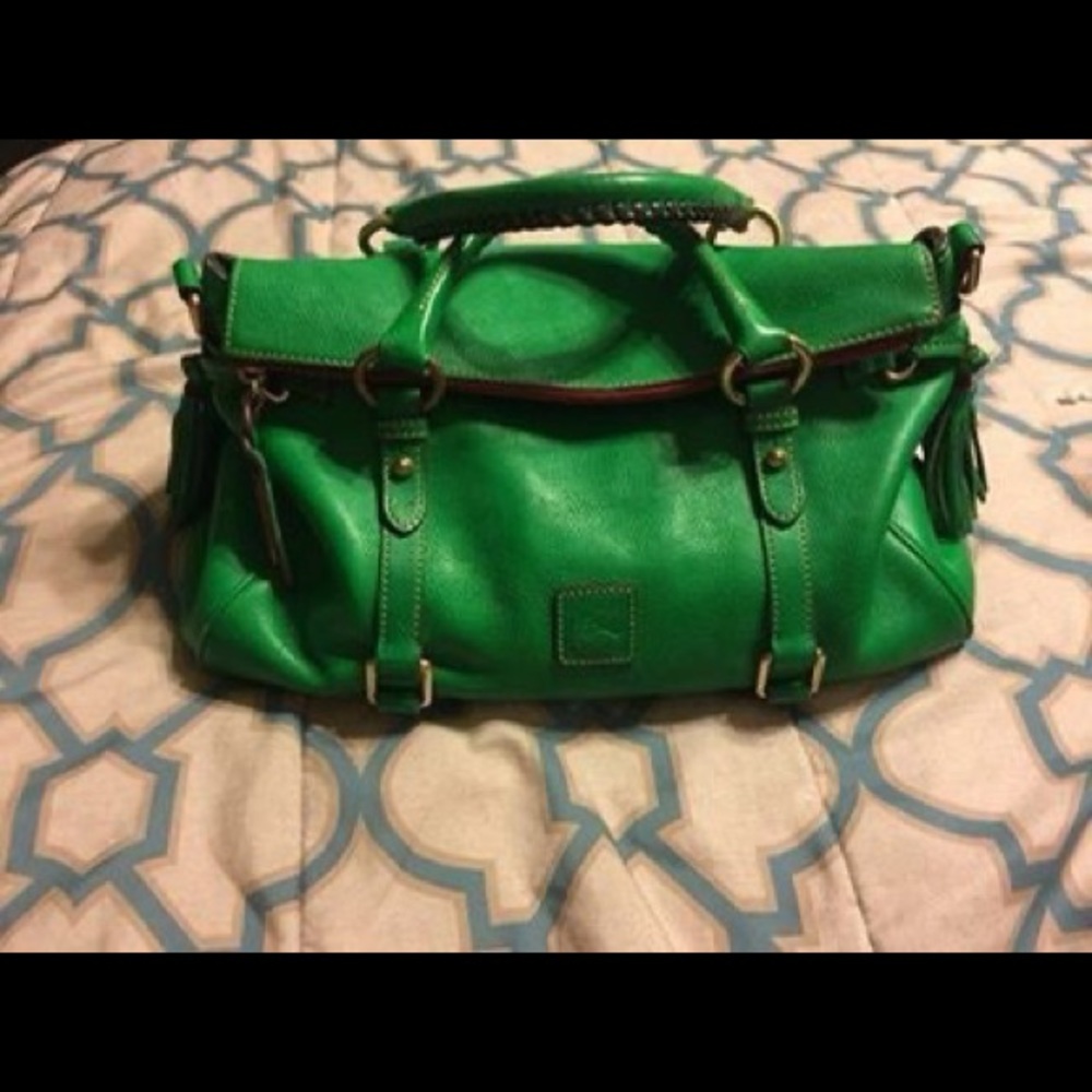 Gorgeous Kelly Green Dooney and Burke